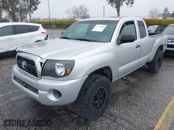 ✅ 2011 Toyota Tacoma • VIN: 5TFTX4CN3BX009700 • Lot: 41746280. Listed on IAAI with 148,170 mi. Free auction sales archive from the USA and detailed vehicle history report at DreamBid. Image 2.