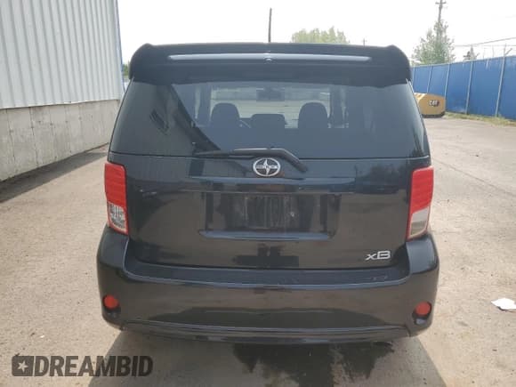 ✅ 2013 Scion xB • VIN: JTLZE4FE6DJ036282 • Lot: 68074055. Wystawiony na Copart z przebiegiem 194 751 mil. Bezpłatny archiwum sprzedaży aukcyjnych z USA i szczegółowy raport historii pojazdu na DreamBid. Zdjęcie 6.