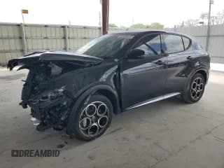 ✅ 2024 Alfa Romeo Tonale Ti • VIN: ZASPATCW4R3032768 • Лот: 55308025. Опубликован ранее на Copart с пробегом 4 448 миль. Бесплатный доступ к архиву аукционных продаж из США и подробный отчёт об истории автомобиля на DreamBid. Изображение 1.