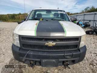 2008 Chevrolet Silverado 1500 Work Truck z VIN 1GCEK14X08Z237589, wystawiony jako Copart lot #84562805 z przebiegiem 134 345 mil mil oraz Czysty tytuł • Clean title. Historia ofert i sprzedaży dostępna na DreamBid. Obrazek 5.