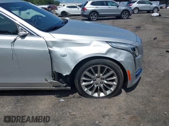 ✅ 2018 Cadillac CT6 AWD • VIN: 1G6KB5RS1JU111206 • Lot: 42343997. Listed on IAAI with 87,595 mi. Free auction sales archive from the USA and detailed vehicle history report at DreamBid. Image 17.