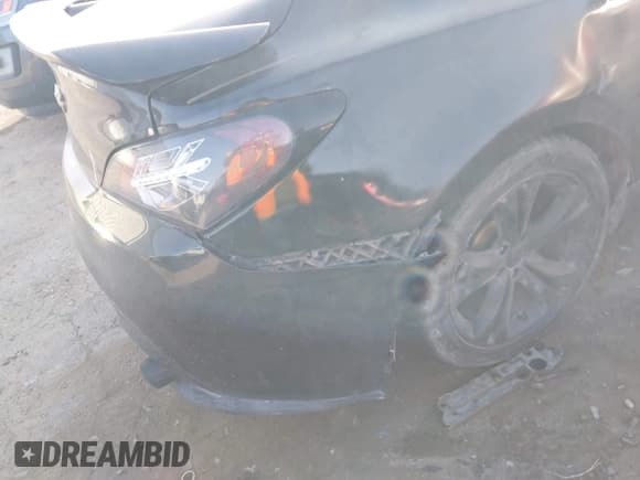 ✅ 2012 Hyundai Genesis Coupe 2.0T • VIN: KMHHT6KD0CU079157 • Lot: 41855345. Wystawiony na IAAI z przebiegiem 134 267 mil. Bezpłatny archiwum sprzedaży aukcyjnych z USA i szczegółowy raport historii pojazdu na DreamBid. Zdjęcie 12.