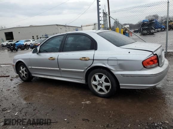 ✅ 2005 Hyundai Sonata GLS • VIN: KMHWF35H45A165863 • Лот: 82361594. Опубликован ранее на Copart с пробегом 75 162 миль. Бесплатный доступ к архиву аукционных продаж из США и подробный отчёт об истории автомобиля на DreamBid. Изображение 2.