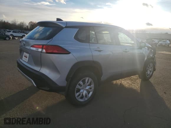 ✅ 2025 Toyota Corolla Cross L • VIN: 7MUAAAAG1SV134041 • Lot: 92404425. Listed on Copart with Not provided. Free auction sales archive from the USA and detailed vehicle history report at DreamBid. Image 3.