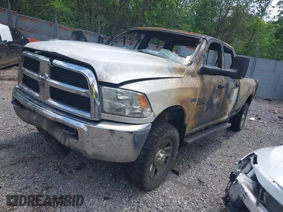 ✅ 2014 Ram 2500 Tradesman • VIN: 3C6UR5HJ3EG173684 • Lot: 42531859. Listed on IAAI with Not provided. Free auction sales archive from the USA and detailed vehicle history report at DreamBid. Image 2.
