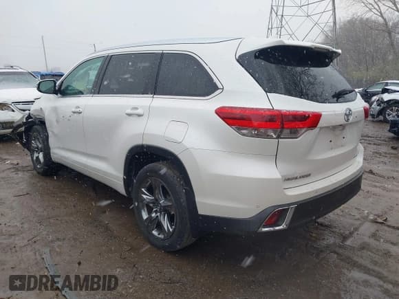✅ 2018 Toyota Highlander Limited • VIN: 5TDDZRFH6JS851503 • Lot: 40911739. Wystawiony na IAAI z przebiegiem 147 982 mil. Bezpłatny archiwum sprzedaży aukcyjnych z USA i szczegółowy raport historii pojazdu na DreamBid. Zdjęcie 3.