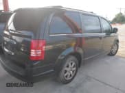 ✅ 2008 Chrysler Town & Country Touring • VIN: 2A8HR54P68R787463 • Лот: 43638775. Опубликован ранее на IAAI с пробегом 242 863 миль. Бесплатный доступ к архиву аукционных продаж из США и подробный отчёт об истории автомобиля на DreamBid. Изображение 4.