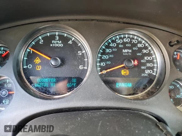 ✅ 2011 Chevrolet Suburban LT • VIN: 1GNSKJE30BR141457 • Lot: 90385625. Listed on Copart with 162,731 mi. Free auction sales archive from the USA and detailed vehicle history report at DreamBid. Image 9.