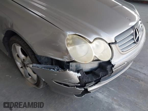 ✅ 2005 Mercedes-Benz CLK 320 • VIN: WDBTJ65J85F145093 • Lot: 42580482. Wystawiony na IAAI z przebiegiem 159 961 mil. Bezpłatny archiwum sprzedaży aukcyjnych z USA i szczegółowy raport historii pojazdu na DreamBid. Zdjęcie 6.