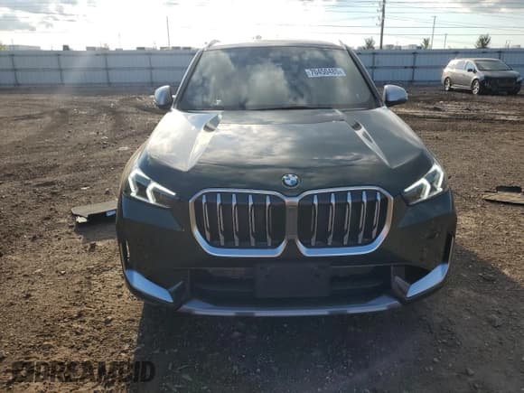 ✅ 2023 BMW X1 xDrive28i • VIN: WBX73EF01P5Y25751 • Лот: 70450485. Опубликован ранее на Copart с пробегом 7 708 миль. Бесплатный доступ к архиву аукционных продаж из США и подробный отчёт об истории автомобиля на DreamBid. Изображение 5.