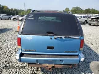 1997 Chevrolet Blazer LS z VIN 1GNDT13W7V2156165, wystawiony jako Copart lot #66759394 z przebiegiem 170 046 mil mil oraz Szkoda całkowita • Salvage title. Historia ofert i sprzedaży dostępna na DreamBid. Obrazek 6.