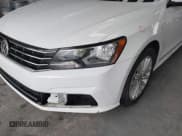 ✅ 2016 Volkswagen Passat SE • VIN: 1VWBS7A33GC040938 • Lot: 43887513. Wystawiony na IAAI z przebiegiem 167 884 mil. Bezpłatny archiwum sprzedaży aukcyjnych z USA i szczegółowy raport historii pojazdu na DreamBid. Zdjęcie 6.