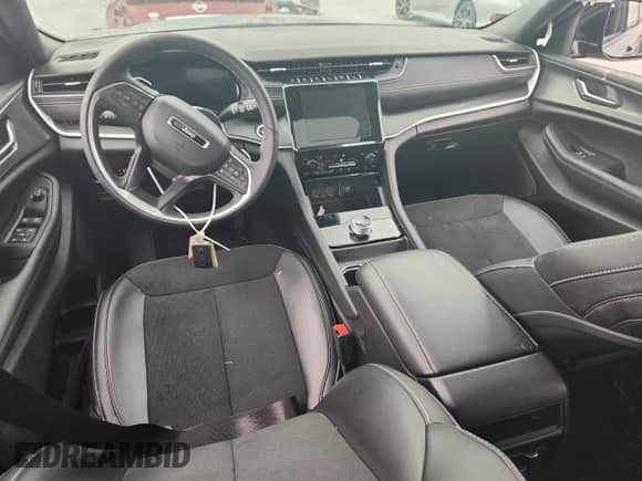 2025 Jeep Grand Cherokee Altitude X with VIN 1C4RJGAG4SC288793, listed as a Copart auction lot 82112585 with 4,303 mi miles and Salvage title. Bid and sale history available at DreamBid. Image 8.