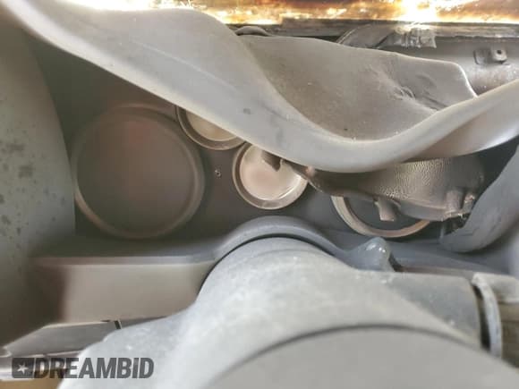 ✅ 1987 GMC Sonoma • VIN: 1GTBS14E0H8505371 • Lot: 48561145. Wystawiony na Copart z przebiegiem Nie podano. Bezpłatny archiwum sprzedaży aukcyjnych z USA i szczegółowy raport historii pojazdu na DreamBid. Zdjęcie 9.