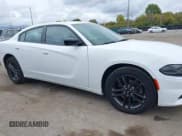 ✅ 2019 Dodge Charger SXT • VIN: 2C3CDXJG5KH706860 • Lot: 43427646. Wystawiony na IAAI z przebiegiem 46 133 mil. Bezpłatny archiwum sprzedaży aukcyjnych z USA i szczegółowy raport historii pojazdu na DreamBid. Zdjęcie 13.