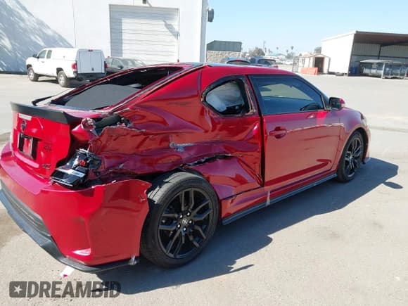 ✅ 2016 Scion tC • VIN: JTKJF5C73GJ025464 • Lot: 43566061. Wystawiony na IAAI z przebiegiem 67 157 mil. Bezpłatny archiwum sprzedaży aukcyjnych z USA i szczegółowy raport historii pojazdu na DreamBid. Zdjęcie 4.