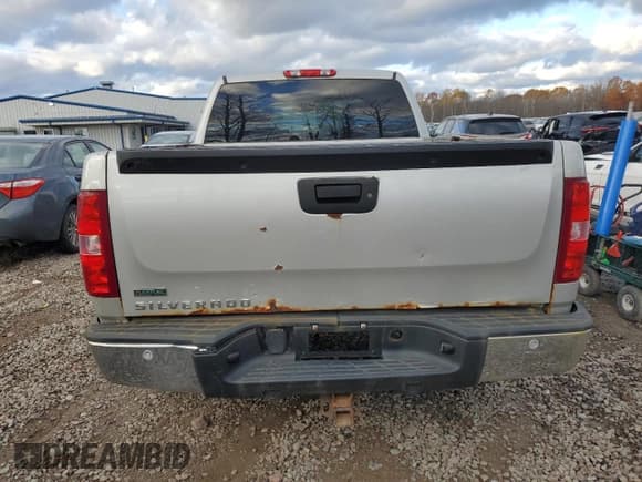 ✅ 2011 Chevrolet Silverado 1500 LTZ • VIN: 1GCRKTE33BZ300619 • Lot: 91894215. Listed on Copart with 204,587 mi. Free auction sales archive from the USA and detailed vehicle history report at DreamBid. Image 6.