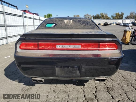 ✅ 2010 Dodge Challenger R/T Classic • VIN: 2B3CJ5DT7AH280929 • Lot: 80299314. Wystawiony na Copart z przebiegiem 128 626 mil. Bezpłatny archiwum sprzedaży aukcyjnych z USA i szczegółowy raport historii pojazdu na DreamBid. Zdjęcie 6.