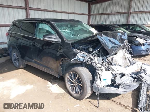 ✅ 2019 Toyota Highlander XLE • VIN: 5TDJZRFH9KS588802 • Лот: 42804754. Опубликован ранее на IAAI с пробегом 117 151 миль. Бесплатный доступ к архиву аукционных продаж из США и подробный отчёт об истории автомобиля на DreamBid. Изображение 1.