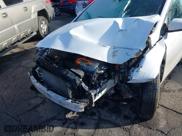 ✅ 2020 Hyundai Ioniq Blue • VIN: KMHC65LC0LU239135 • Lot: 41493510. Wystawiony na IAAI z przebiegiem Nie podano. Bezpłatny archiwum sprzedaży aukcyjnych z USA i szczegółowy raport historii pojazdu na DreamBid. Zdjęcie 6.