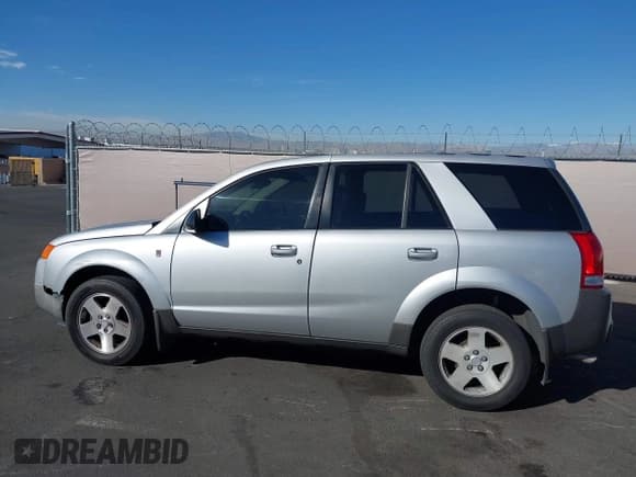 ✅ 2004 Saturn VUE V6 • VIN: 5GZCZ53424S815081 • Lot: 41703783. Wystawiony na IAAI z przebiegiem Nie podano. Bezpłatny archiwum sprzedaży aukcyjnych z USA i szczegółowy raport historii pojazdu na DreamBid. Zdjęcie 12.