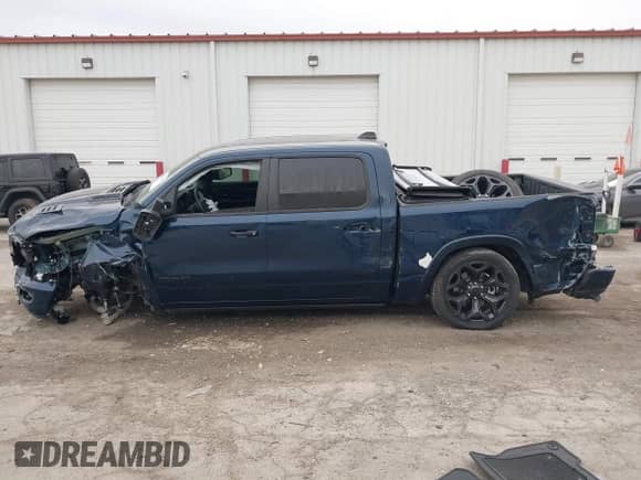 2024 Ram 1500 Limited с VIN 1C6SRFHT2RN229108, выставлен на аукционе IAAI как лот 40960283 с пробегом 16 654 миль миль и . История ставок и продаж доступна на DreamBid. Изображение 15.