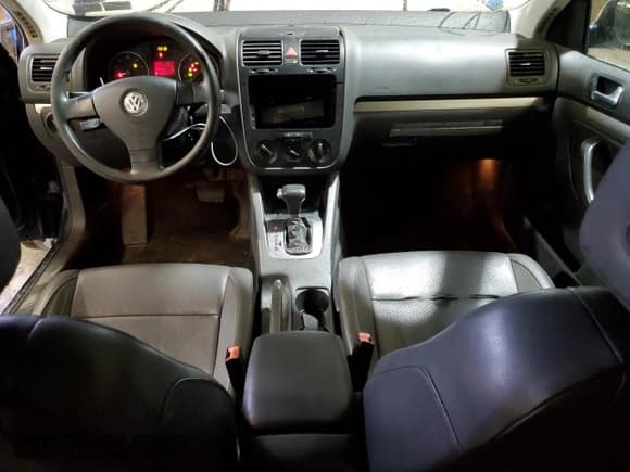 ✅ 2007 Volkswagen Jetta 2.5 • VIN: 3VWRF71K17M050408 • Лот: 52775375. Опубликован ранее на Copart с пробегом 239 493 миль. Бесплатный доступ к архиву аукционных продаж из США и подробный отчёт об истории автомобиля на DreamBid. Изображение 8.