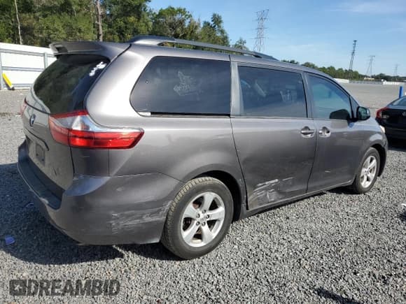 ✅ 2016 Toyota Sienna LE • VIN: 5TDKK3DCXGS699492 • Lot: 90996885. Listed on Copart with 196,770 mi. Free auction sales archive from the USA and detailed vehicle history report at DreamBid. Image 3.