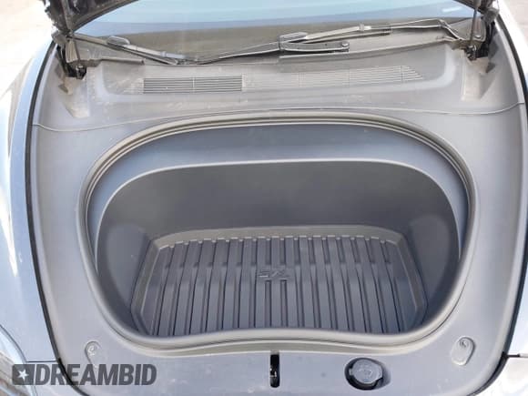 ✅ 2025 Tesla Model 3 Long Range • VIN: 5YJ3E1EA5SF978729 • Lot: 43384298. Wystawiony na IAAI z przebiegiem 11 689 mil. Bezpłatny archiwum sprzedaży aukcyjnych z USA i szczegółowy raport historii pojazdu na DreamBid. Zdjęcie 10.