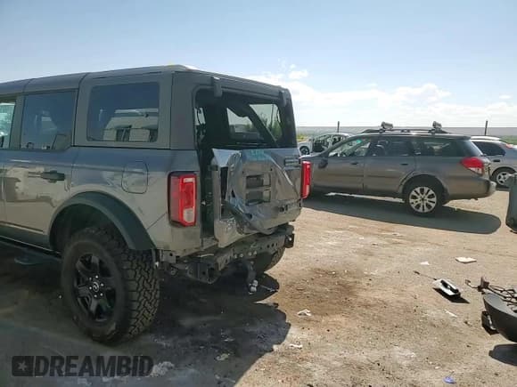 ✅ 2024 Ford Bronco Black Diamond • VIN: 1FMEE1BPXRLA08007 • Lot: 60111325. Listed on Copart with 12,864 mi. Free auction sales archive from the USA and detailed vehicle history report at DreamBid. Image 15.