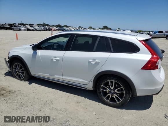 ✅ 2016 Volvo V60 T5 • VIN: YV4612HK7G1015735 • Lot: 65394455. Wystawiony na Copart z przebiegiem 51 839 mil. Bezpłatny archiwum sprzedaży aukcyjnych z USA i szczegółowy raport historii pojazdu na DreamBid. Zdjęcie 2.