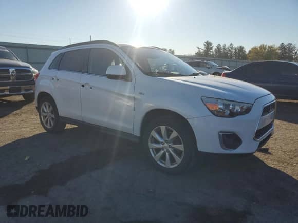 2013 Mitsubishi Outlander SE z VIN 4A4AR4AU8DE003443, wystawiony jako Copart lot #90261605 z przebiegiem 103 597 mil mil oraz Czysty tytuł • Clean title. Historia ofert i sprzedaży dostępna na DreamBid. Obrazek 4.