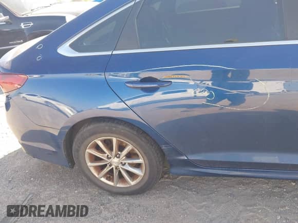 2019 Hyundai Sonata SE z VIN 5NPE24AF8KH775226, wystawiony jako IAAI lot #43184656 z przebiegiem 127 848 mil mil oraz . Historia ofert i sprzedaży dostępna na DreamBid. Obrazek 6.