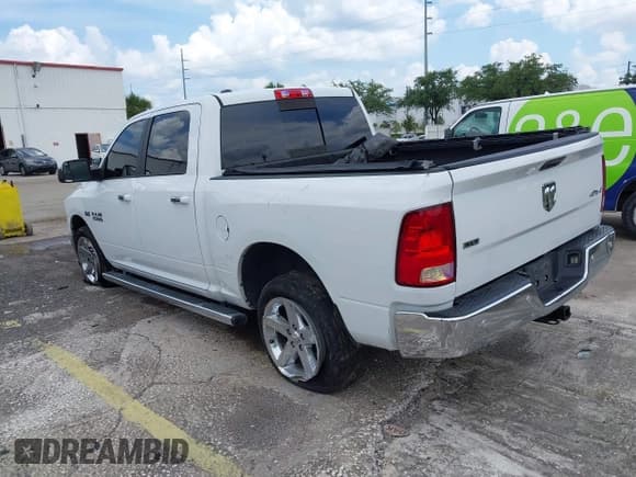 ✅ 2018 Ram 1500 Big Horn • VIN: 1C6RR7LT6JS331464 • Lot: 42357063. Wystawiony na IAAI z przebiegiem 206 907 mil. Bezpłatny archiwum sprzedaży aukcyjnych z USA i szczegółowy raport historii pojazdu na DreamBid. Zdjęcie 3.