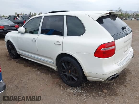 ✅ 2009 Porsche Cayenne Turbo • VIN: WP1AC29P19LA82659 • Лот: 43411155. Опубликован ранее на IAAI с пробегом 240 264 миль. Бесплатный доступ к архиву аукционных продаж из США и подробный отчёт об истории автомобиля на DreamBid. Изображение 3.