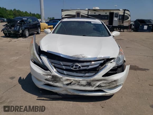 ✅ 2013 Hyundai Sonata SE • VIN: 5NPEC4AC5DH679432 • Lot: 63084374. Listed on Copart with 115,690 mi. Free auction sales archive from the USA and detailed vehicle history report at DreamBid. Image 5.