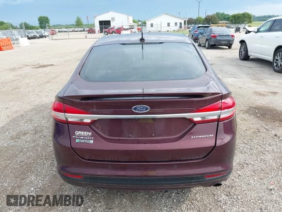 ✅ 2017 Ford Fusion Titanium • VIN: 3FA6P0SU4HR209636 • Лот: 42539581. Опубликован ранее на IAAI с пробегом 174 600 миль. Бесплатный доступ к архиву аукционных продаж из США и подробный отчёт об истории автомобиля на DreamBid. Изображение 16.