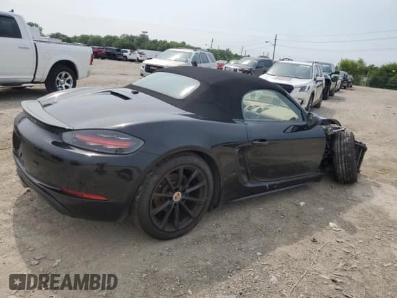 ✅ 2017 Porsche 718 Boxster • VIN: WP0CA2A82HS221853 • Лот: 64264244. Опубликован ранее на Copart с пробегом 31 996 миль. Бесплатный доступ к архиву аукционных продаж из США и подробный отчёт об истории автомобиля на DreamBid. Изображение 3.
