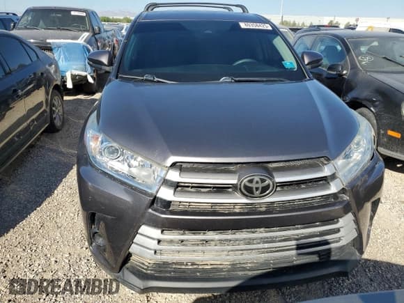 ✅ 2018 Toyota Highlander LE Plus • VIN: 5TDZZRFH1JS268908 • Lot: 80358425. Wystawiony na Copart z przebiegiem 103 665 mil. Bezpłatny archiwum sprzedaży aukcyjnych z USA i szczegółowy raport historii pojazdu na DreamBid. Zdjęcie 5.