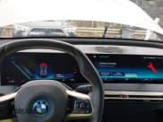 ✅ 2023 BMW iX xDrive50 • VIN: WB523CF01PCM04342 • Lot: 41421326. Wystawiony na IAAI z przebiegiem Nie podano. Bezpłatny archiwum sprzedaży aukcyjnych z USA i szczegółowy raport historii pojazdu na DreamBid. Zdjęcie 15.