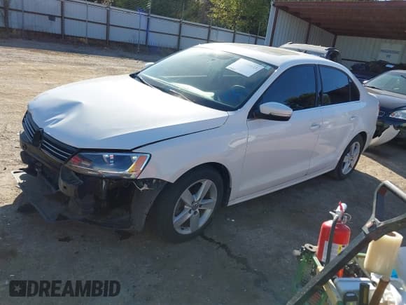 ✅ 2014 Volkswagen Jetta TDI • VIN: 3VWLL7AJ0EM377238 • Lot: 43500933. Listed on IAAI with 119,141 mi. Free auction sales archive from the USA and detailed vehicle history report at DreamBid. Image 2.