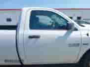 2016 Ram 1500 Tradesman z VIN 3C6JR6DT6GG255959, wystawiony jako IAAI lot #42646756 z przebiegiem 206 852 mil mil oraz . Historia ofert i sprzedaży dostępna na DreamBid. Obrazek 14.