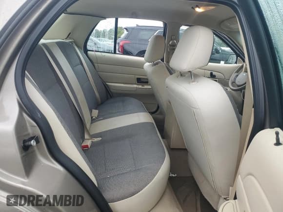 ✅ 2008 Ford Police Interceptor • VIN: 2FAFP71V38X157579 • Lot: 73478234. Wystawiony na Copart z przebiegiem 151 505 mil. Bezpłatny archiwum sprzedaży aukcyjnych z USA i szczegółowy raport historii pojazdu na DreamBid. Zdjęcie 10.