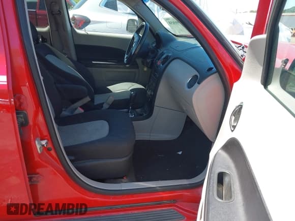 ✅ 2006 Chevrolet HHR LT • VIN: 3GNDA23PX6S673499 • Lot: 41995858. Listed on IAAI with 179,305 mi. Free auction sales archive from the USA and detailed vehicle history report at DreamBid. Image 5.