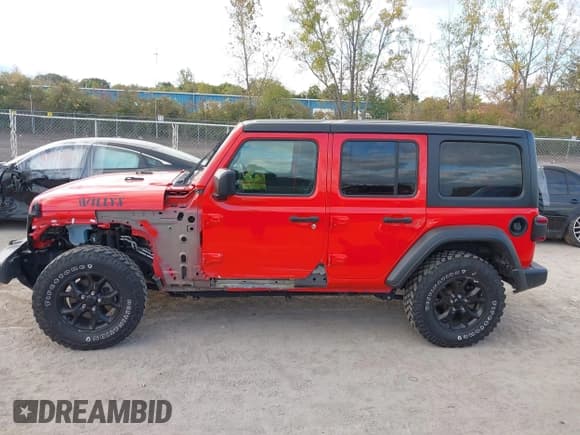 ✅ 2021 Jeep Wrangler Unlimited Sport S • VIN: 1C4HJXDG0MW549393 • Lot: 43404497. Listed on IAAI with 37,542 mi. Free auction sales archive from the USA and detailed vehicle history report at DreamBid. Image 15.