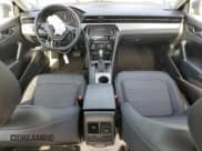 ✅ 2022 Volkswagen Passat SE • VIN: 1VWSA7A32NC007512 • Lot: 80499355. Wystawiony na Copart z przebiegiem 98 211 mil. Bezpłatny archiwum sprzedaży aukcyjnych z USA i szczegółowy raport historii pojazdu na DreamBid. Zdjęcie 8.