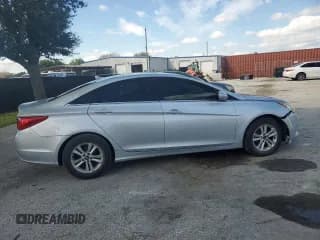 ✅ 2013 Hyundai Sonata GLS • VIN: 5NPEB4AC5DH682320 • Lot: 73504514. Listed on Copart with 173,229 mi. Free auction sales archive from the USA and detailed vehicle history report at DreamBid. Image 3.