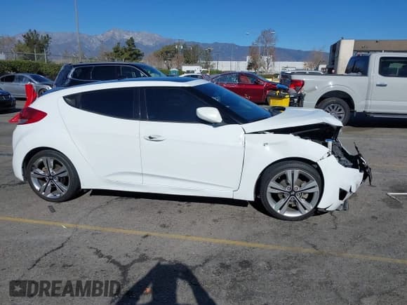 ✅ 2016 Hyundai Veloster • VIN: KMHTC6AD8GU291712 • Lot: 41329434. Wystawiony na IAAI z przebiegiem 175 039 mil. Bezpłatny archiwum sprzedaży aukcyjnych z USA i szczegółowy raport historii pojazdu na DreamBid. Zdjęcie 14.