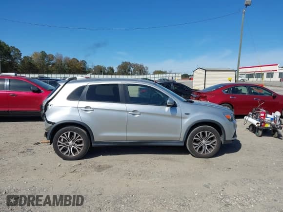 ✅ 2018 Mitsubishi Outlander ES • VIN: JA4AP3AUXJZ011601 • Lot: 43537496. Listed on IAAI with 120,582 mi. Free auction sales archive from the USA and detailed vehicle history report at DreamBid. Image 14.