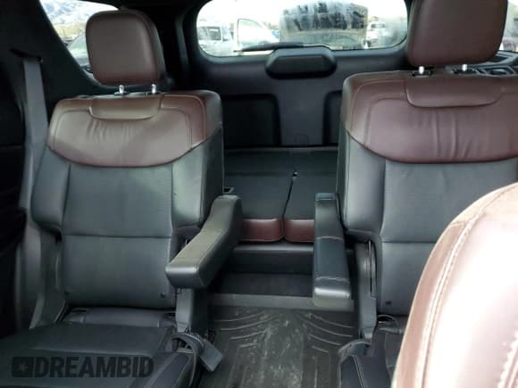 ✅ 2022 Ford Explorer Platinum • VIN: 1FM5K8HC2NGA81834 • Lot: 86394374. Wystawiony na Copart z przebiegiem 35 957 mil. Bezpłatny archiwum sprzedaży aukcyjnych z USA i szczegółowy raport historii pojazdu na DreamBid. Zdjęcie 10.